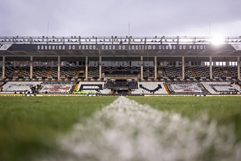 Vasco e Atlético-MG se enfrentam em jogo decisivo antes da pausa para a Copa do Mundo