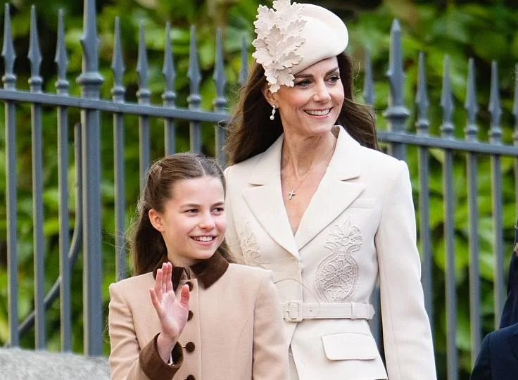 Princesa Charlotte e Kate Middleton: Elegância e Laços Familiares que Transcendem Gerações