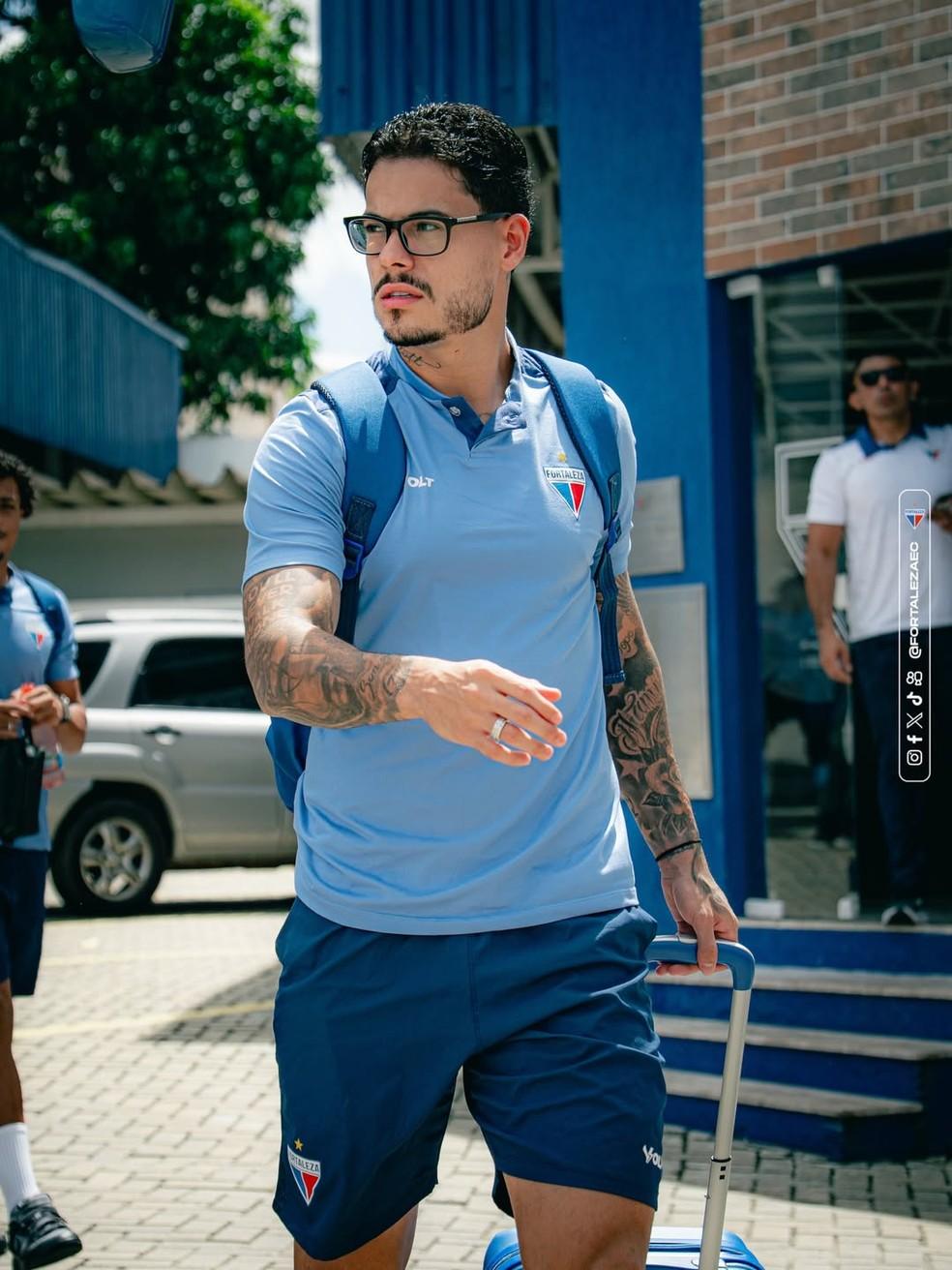 Luan Freitas em embarque do Fortaleza