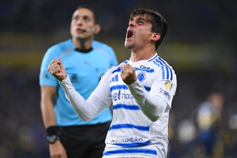 Cruzeiro empata com Boca Juniors e avança na Libertadores!