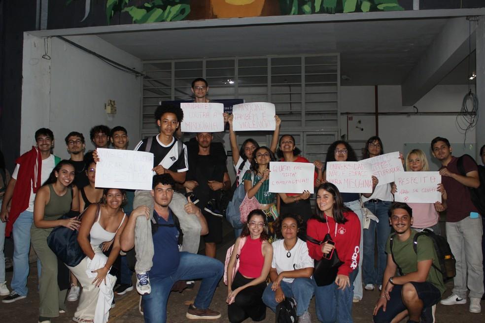 Alunos do curso de direito durante ato
