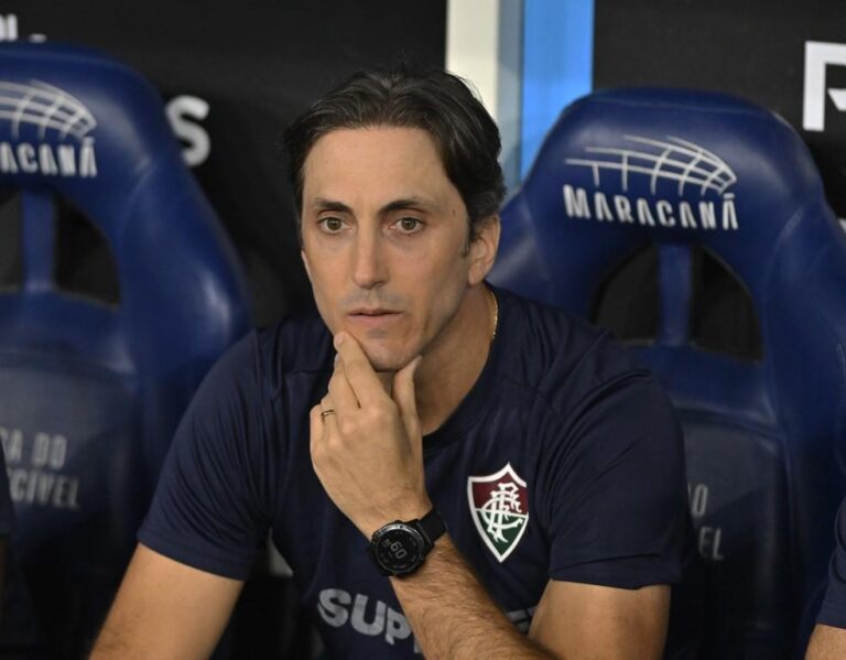 Fluminense Adota Nova Dupla de Zagueiros em Jogo Contra o Cruzeiro