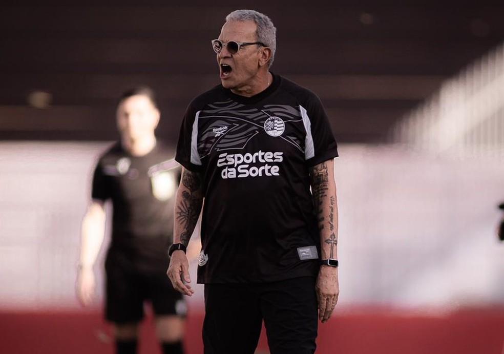 Hélio dos Anjos, técnico do Náutico