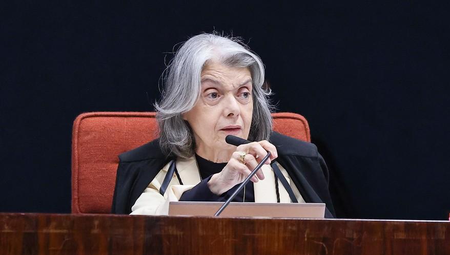 Cármen Lúcia durante julgamento no STF
