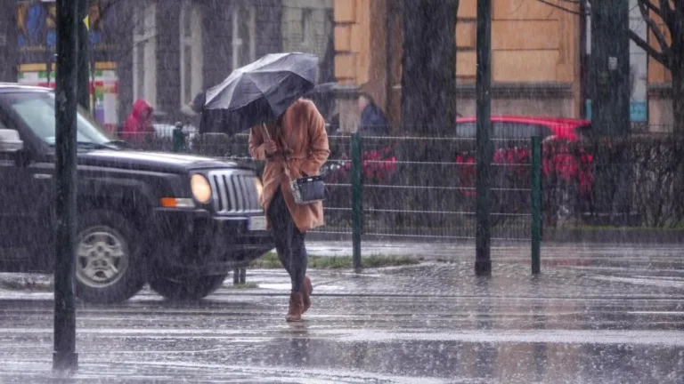 Alerta Amarela em Pontevedra: Chuvas e Cancelamentos Marcam o Fim de Semana