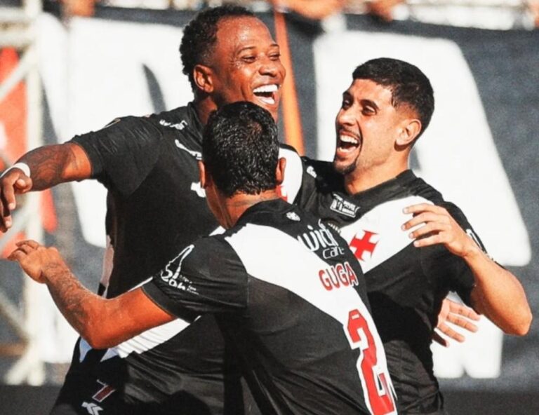 Vasco Brilha com QR Code na Camisa e Conquista o Penta da Libertadores de Futebol de Areia
