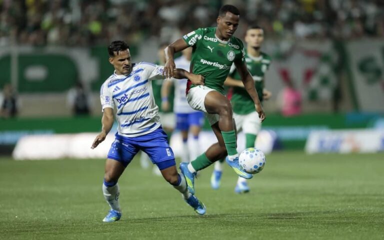 Palmeiras e Cruzeiro se enfrentam em jogo emocionante, com vitória para o Alviverde!