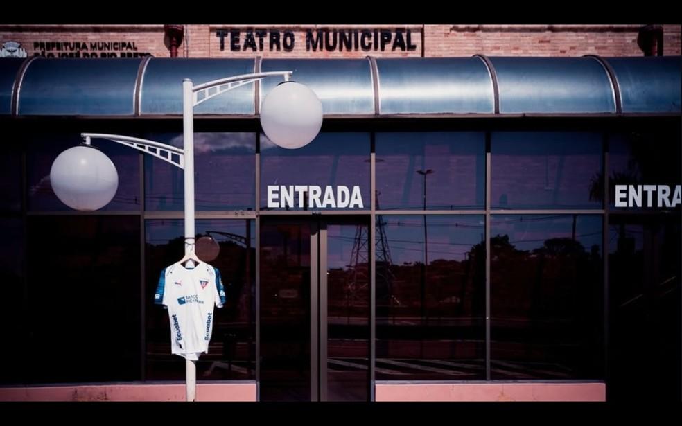 LDU no Teatro Paulo Moura