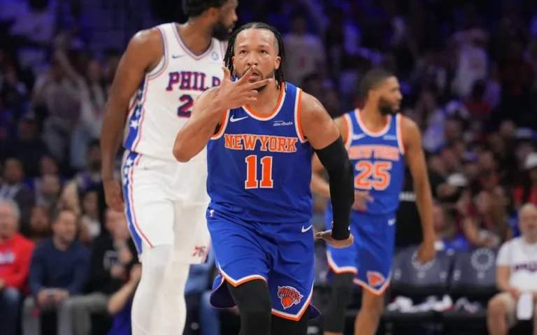 New York Knicks atropelam 76ers e avançam à final da Conferência Leste da NBA
