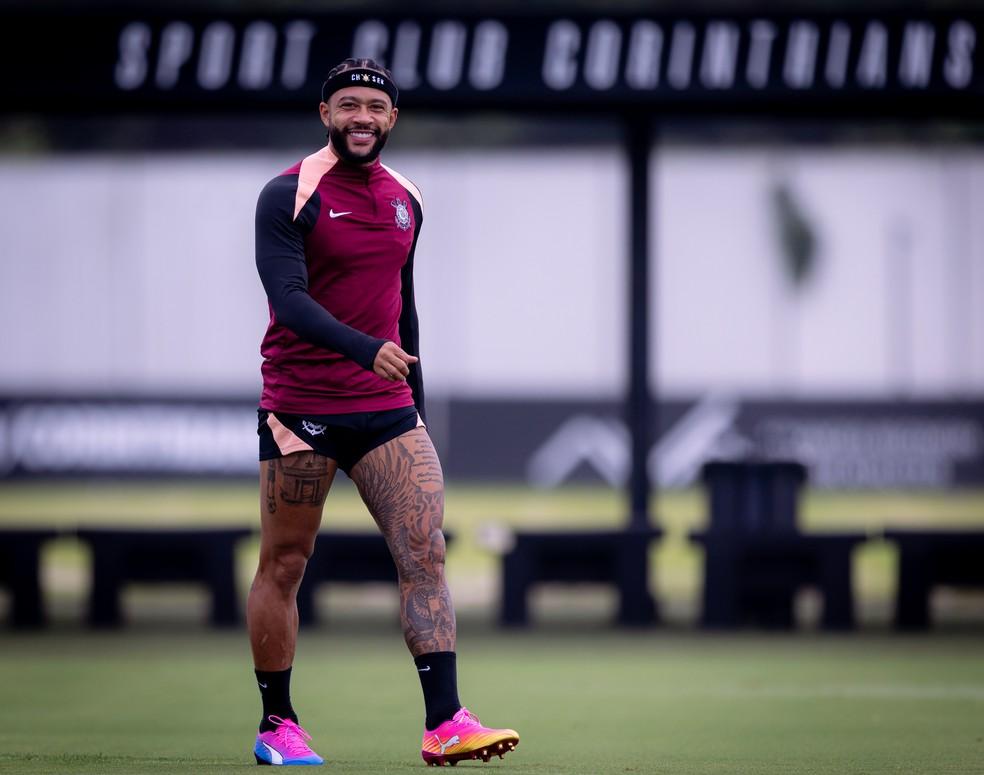 Memphis Depay deve voltar a entrar em campo pelo Corinthians nesta quarta-feira