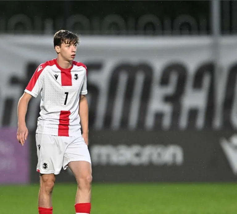 Bayern de Munique negocia contratação do irmão de Kvaratskhelia, promissor jogador georgiano