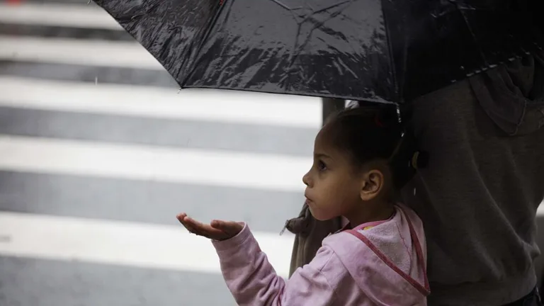 Previsão do Tempo para São Paulo: Chuva e Frio Neste Sábado