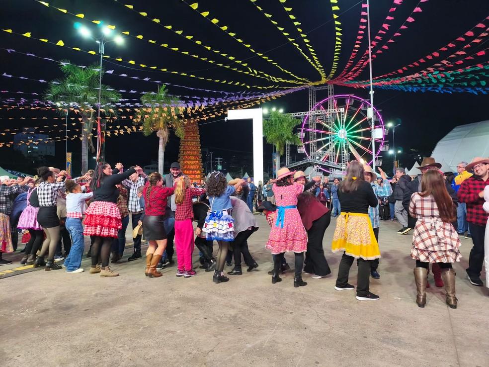 Tradicional quadrilha agitou o público na Festa Junina de Votorantim