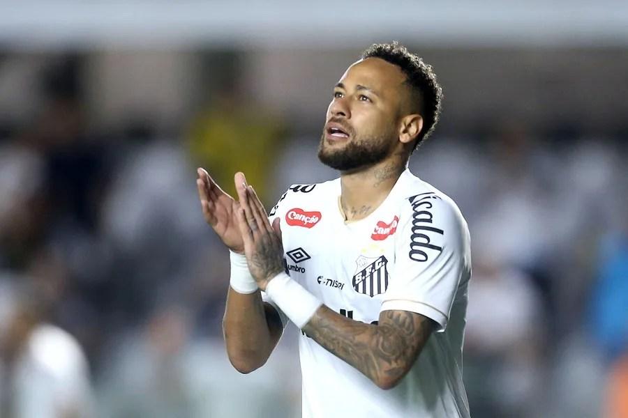 A presença do astro Neymar anima os hinchas do futebol em Paraguay.