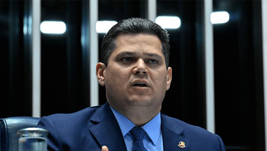 Davi Alcolumbre durante a promulgação da Lei da Dosimetria