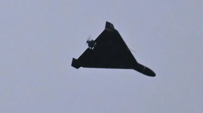 China continua fornecendo componentes para drones Shahed à Rússia e Irã, desafiando sanções dos EUA