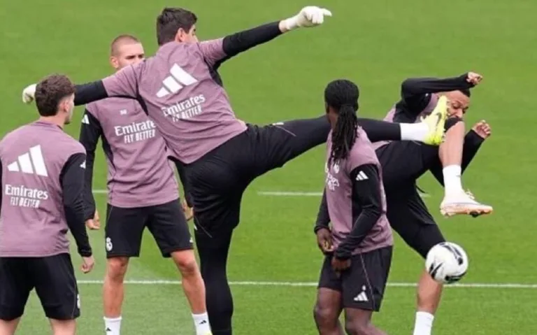 Courtouis e Mbappé se divertem em treino do Real Madrid antes do El Clássico decisivo
