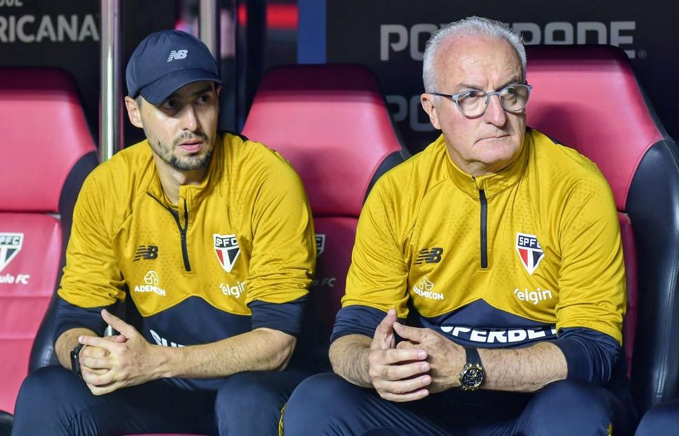 Dorival Júnior em duelo entre São Paulo e Boston River