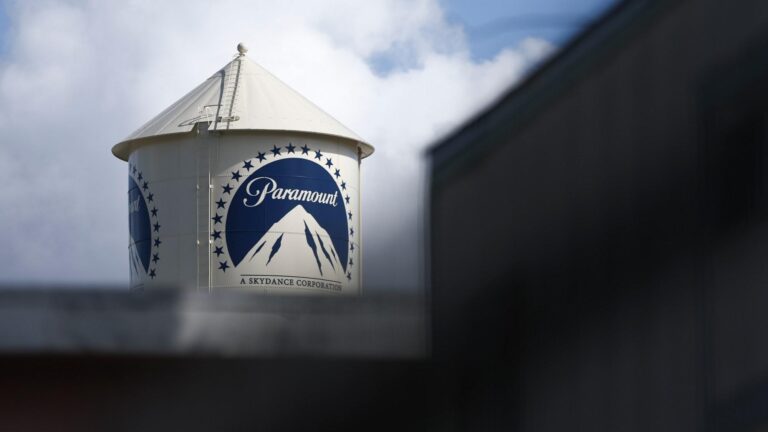 Paramount Enfrenta Processo Judicial por Aquisição de Warner Bros. e Skydance