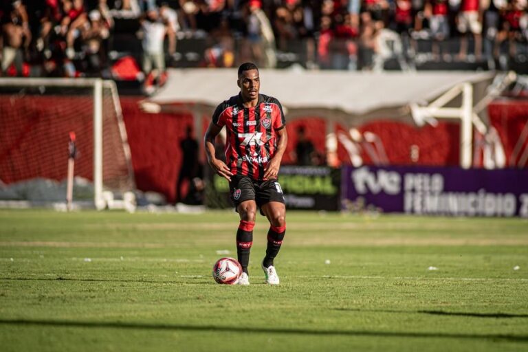 Vitória supera Fortaleza e larga na frente na final da Copa do Nordeste