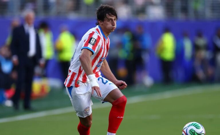 Matías Galarza Fonda é titular na Copa do Mundo 2026 e seu futuro em river Plate é incerto