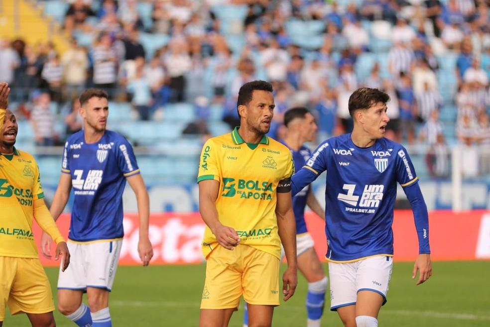 Rodrigo, zagueiro do Criciúma - Série B 2026