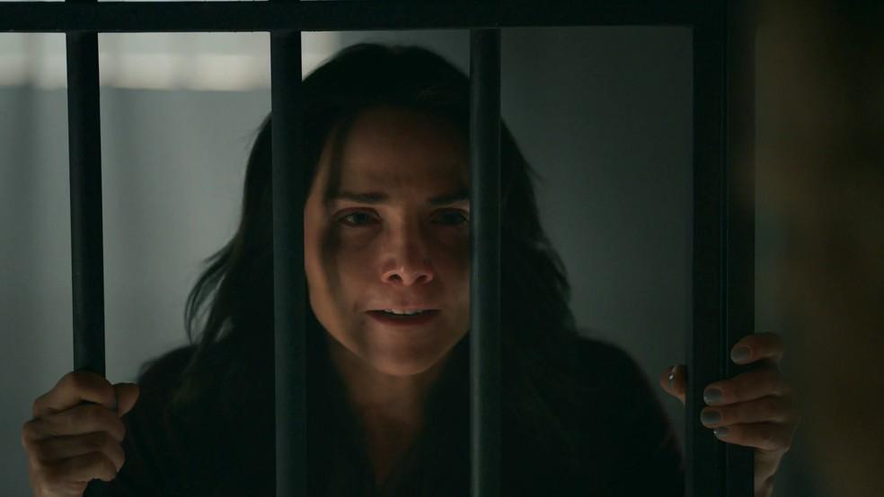 Adriana promete fazer justiça após ser solta da prisão