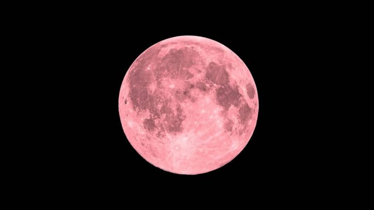 Lua de Morango ilumina o Brasil nesta segunda (29); entenda o fenômeno