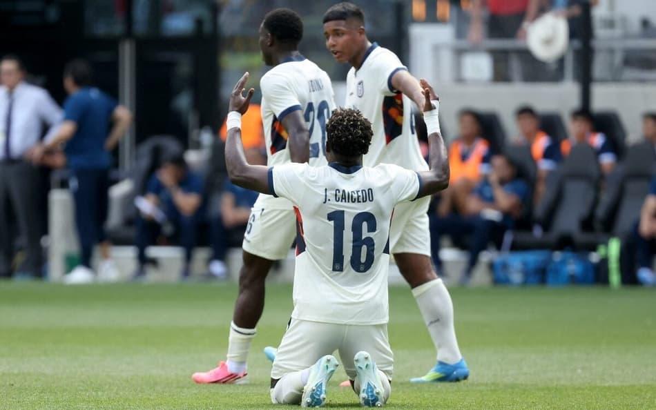 Imagem do jogo entre Equador e Guatemala.