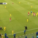 Christian Eriksen desmaia em amistoso da Dinamarca e jogo contra a Ucrânia é encerrado