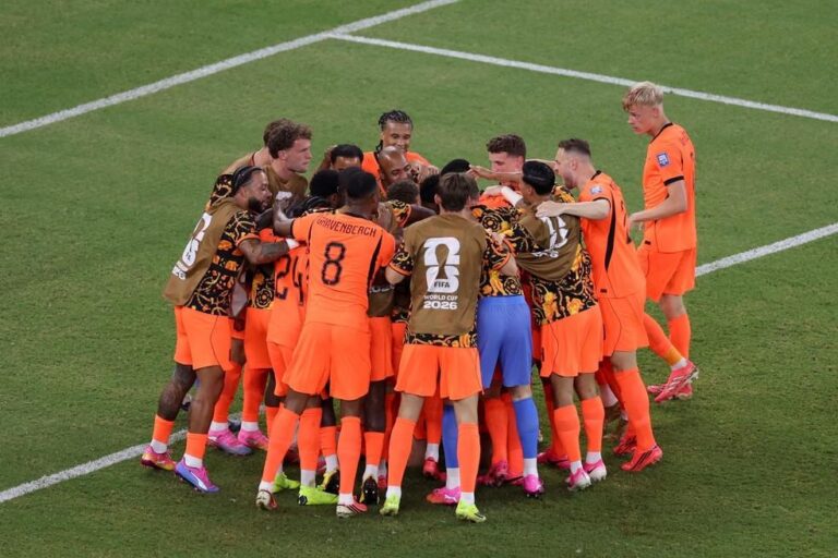 Cody Gakpo Marca Gol Emocionante na Copa do Mundo Após Tragédia Familiar
