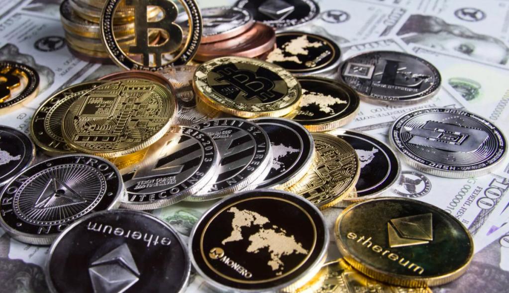 Criptomoedas sob notas de dólar