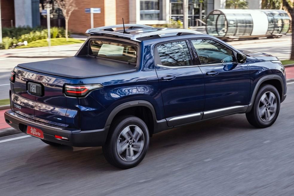 Fiat Toro Volcano MHEV 2027 com detalhes cromados
