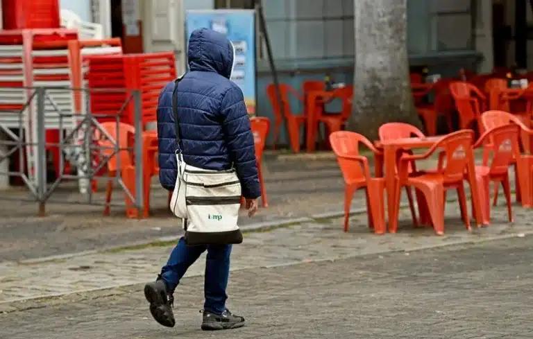Chegada de forte frente fria traz queda de temperatura e chuva ao Sudeste