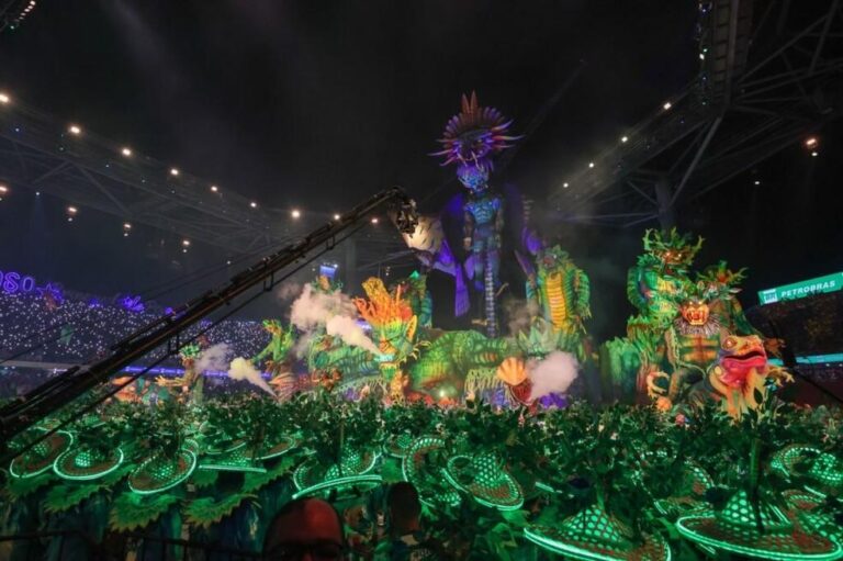Festival de Parintins 2026: Boi do Caprichoso é o grande campeão!