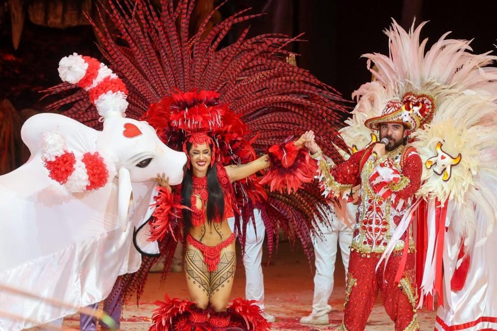 Apresentação do boi-bumbá Garantido no Festival de Parintins 2026