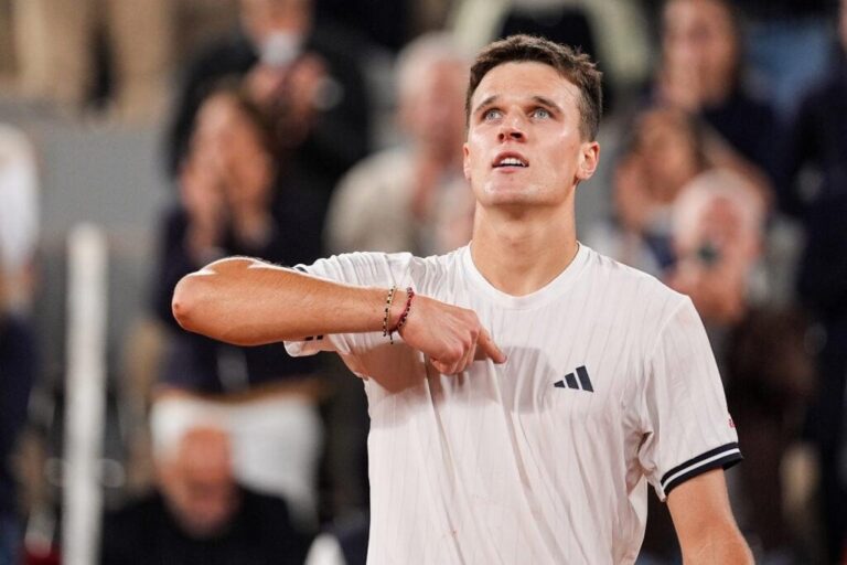 Andre Agassi Analisa Confronto entre Jakub Mensik e Alexander Zverev no Roland Garros