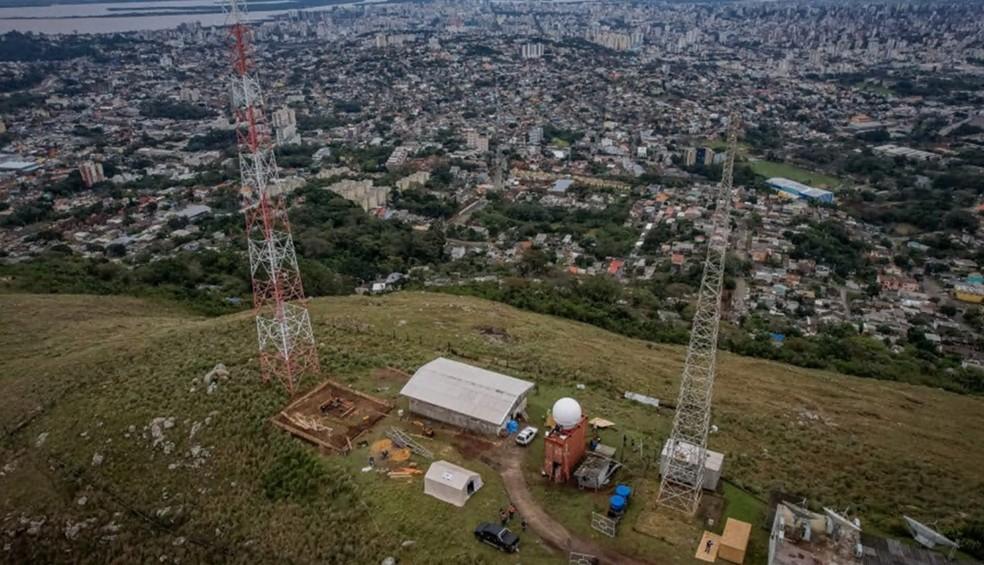 Radar meteorológico instalado em Porto Alegre após tragédia das chuvas em 2024