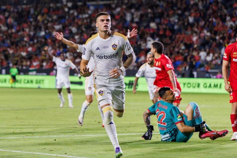 Cruzeiro Avalia Contratação de Gabriel Pec do LA Galaxy