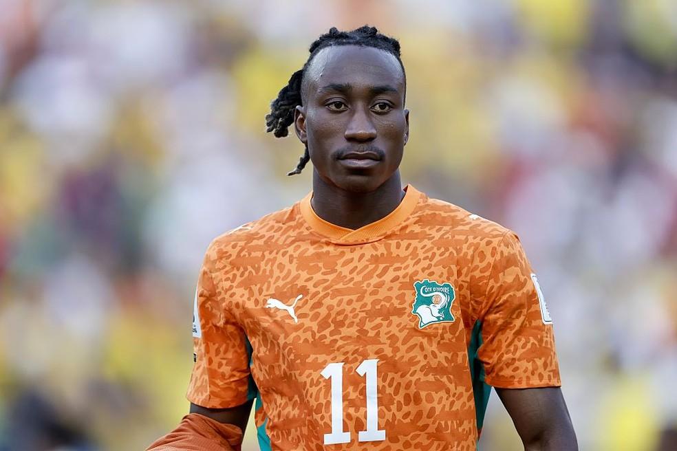 Yan Diomandé em jogo entre Costa do Marfim e Equador na rodada inicial da Copa do Mundo