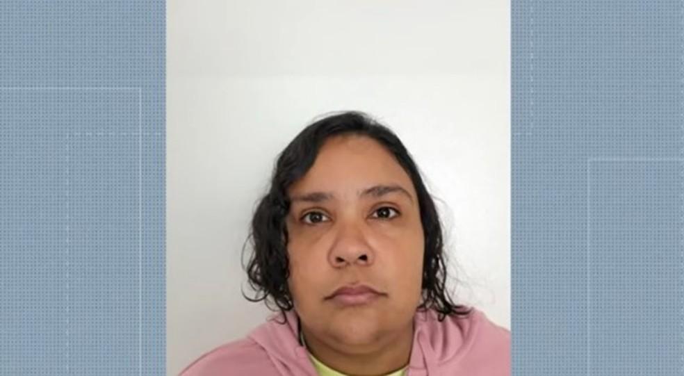 Amanda Maria Souza de Oliveira, de 37 anos, foi presa fingindo ser criança de 12