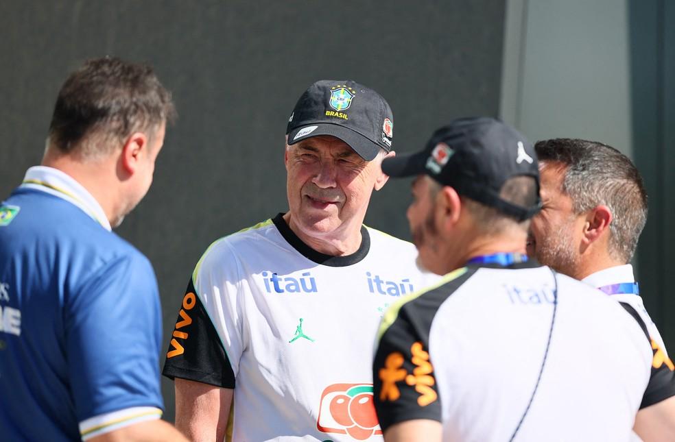 Ancelotti no treino da Seleção