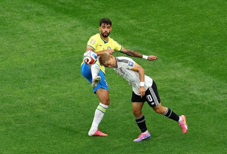 Lucas Paquetá Leva Bolada e Vira Meme nas Redes Sociais Durante Copa do Mundo