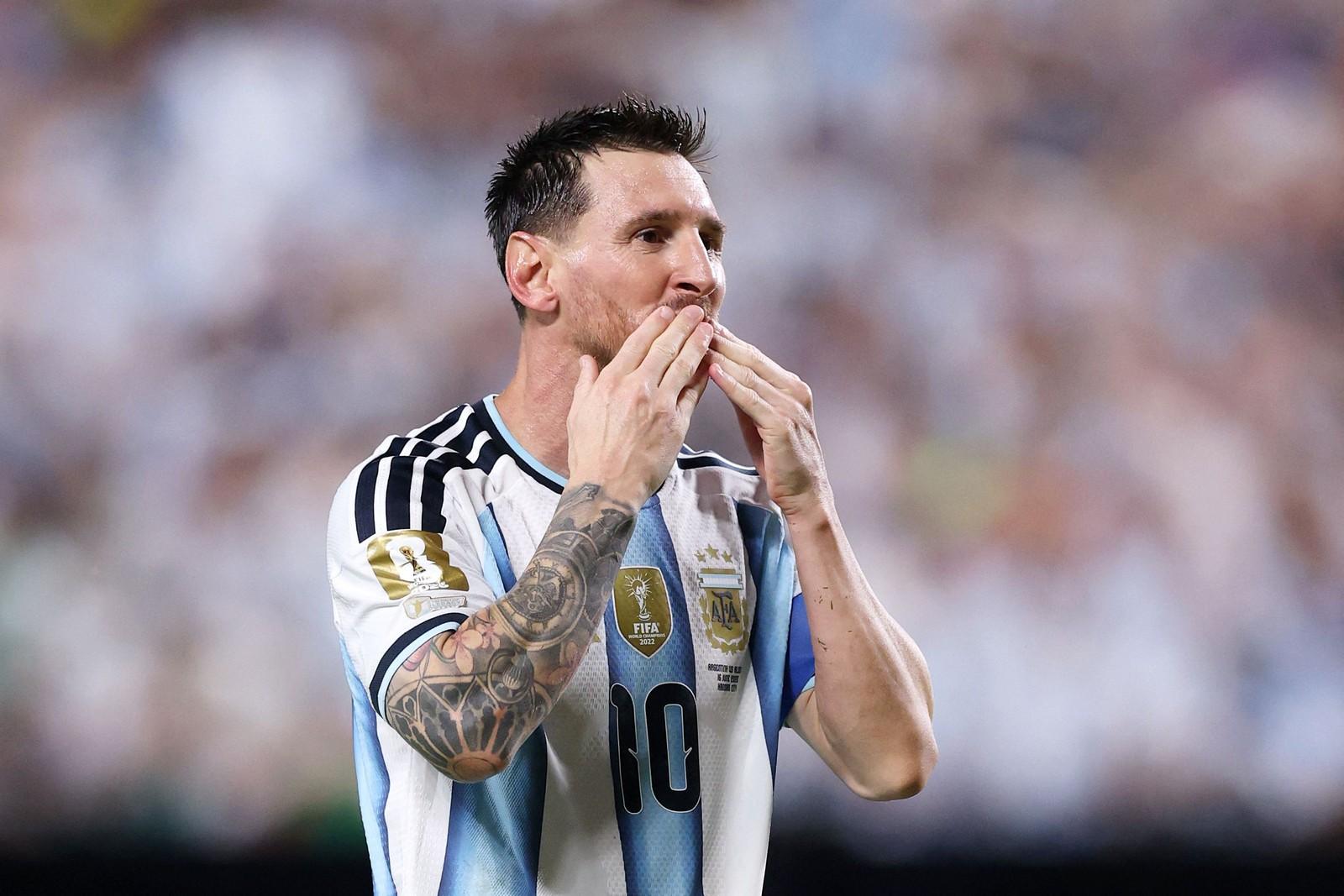 Messi marca hat-trick na estreia da Copa do Mundo de 2026