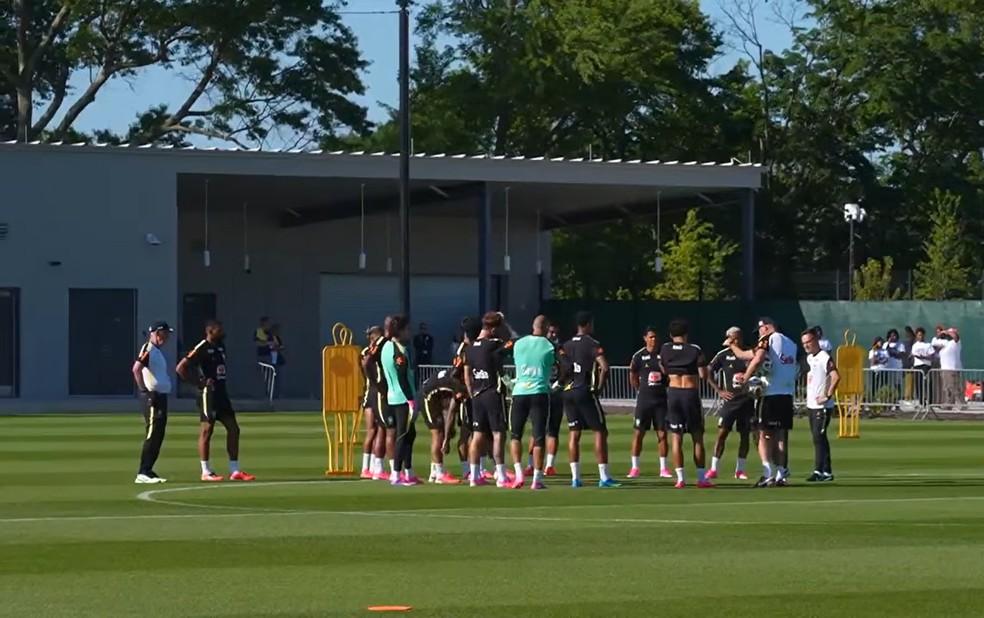 Ancelotti comanda treino da Seleção