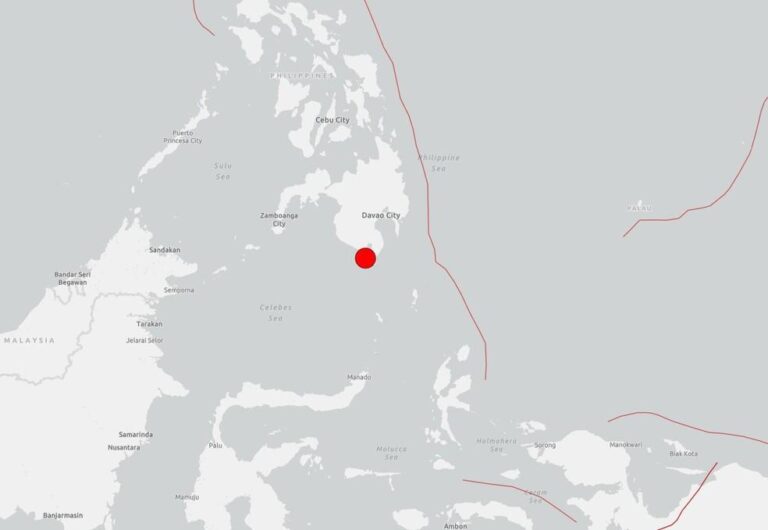 Terremoto de 7,8 nas Filipinas gera alerta de tsunami e causa destruição