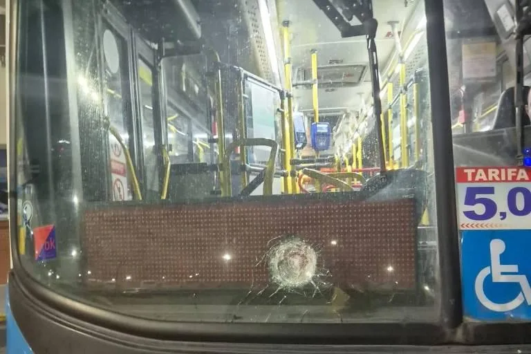 Greve de motoristas de ônibus no Rio de Janeiro se estende para o segundo dia