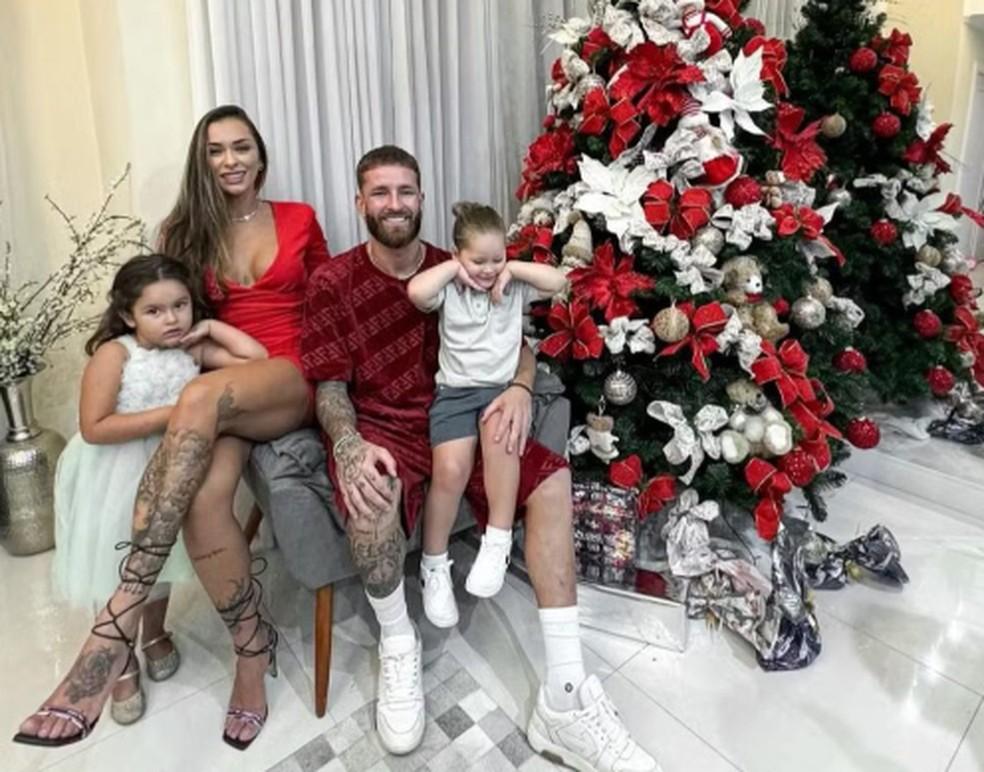 Tainá Militão revela que levará os filhos para verem Léo Pereira na Copa do Mundo: 'Tem que ser humana'