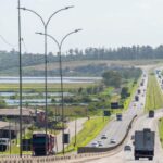 Acidente na BR-101: Capotamento causa interdição e lentidão em Tubarão, SC