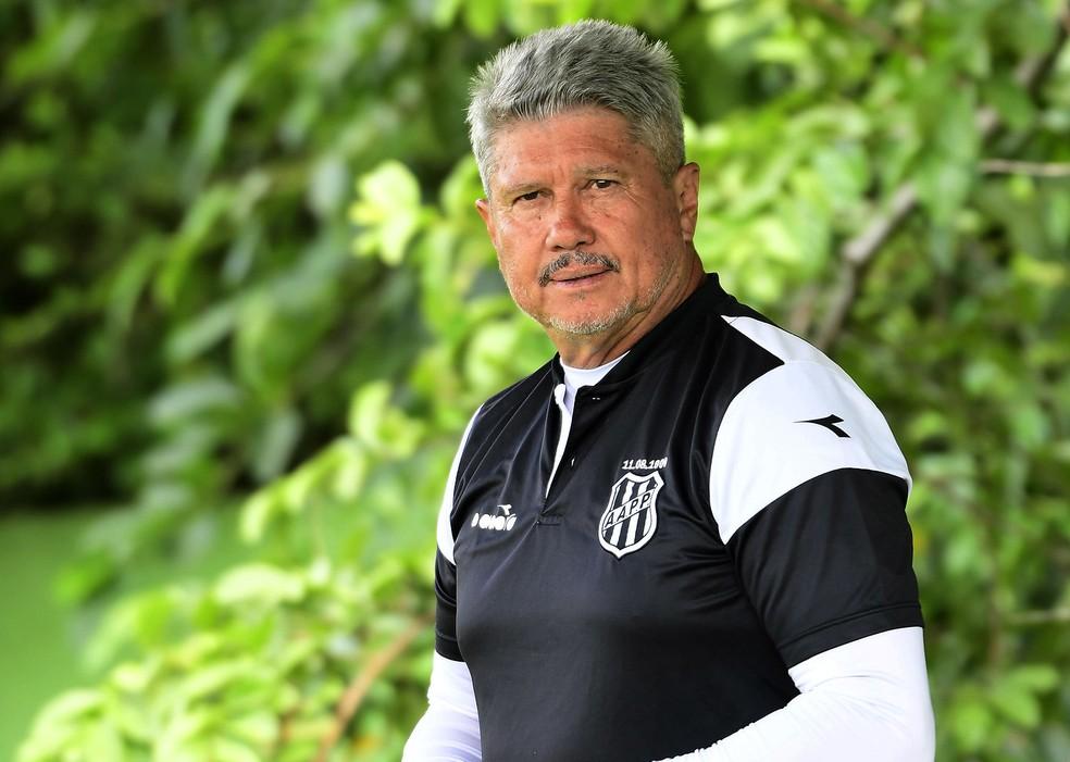 Edson Boaro, técnico da Ponte Preta